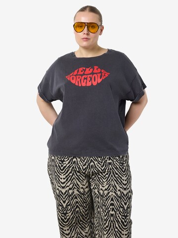 Noisy May Curve - Camiseta 'NMBOHDI GABY' en gris