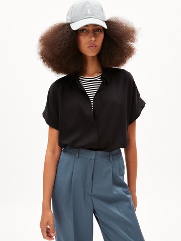 ARMEDANGELS Blouse in Black: front