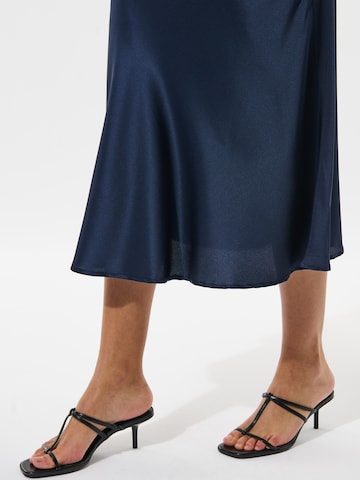 Gonna ' AdyDEA ' di Dea Kudibal in blu