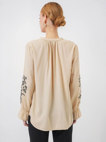 Bigdart Blouse in Beige