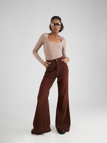 WEEKDAY Wide leg Jeans 'Grove' in Rood