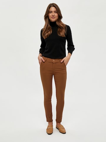 Coupe slim Pantalon 'Carma' minus en marron