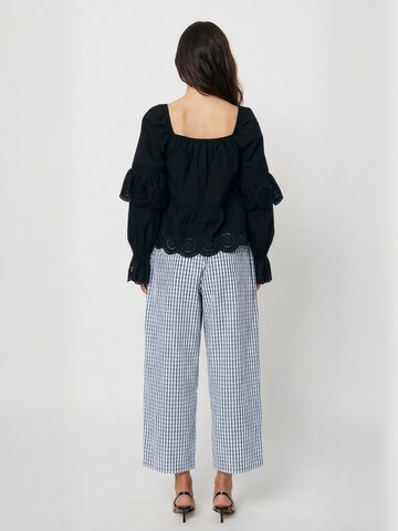 Crās Shirt ' Nellacras ' in Zwart