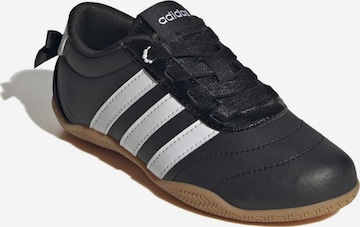 juoda ADIDAS SPORTSWEAR Sportbačiai 'GRAND COURT LO': priekis