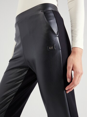 EA7 Emporio Armani Tapered Broek in Zwart