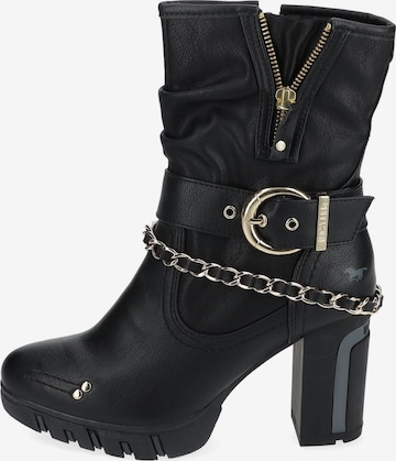 MUSTANG Ankle Boots in Black