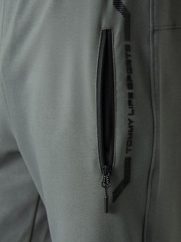 Tommy Life Regular Pants in Grey