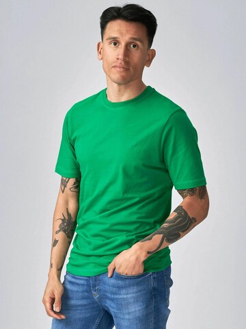 Fit confort Chemise ' Organic Basic ' TEESHOPPEN en vert : devant
