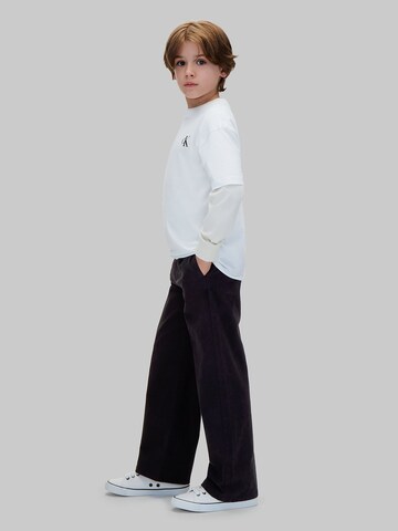 Calvin Klein Jeans Regular Trousers in Black