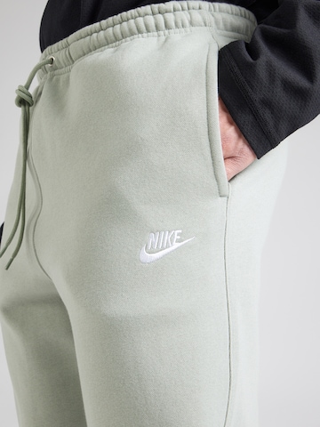 Nike Sportswear Tapered Byxa 'CLUB' i grön