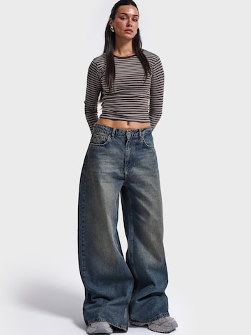 IT'S BASIC - Ropa ancha Vaquero 'ZIPPER MEGA BAGGY MID RISE JEANS' en azul