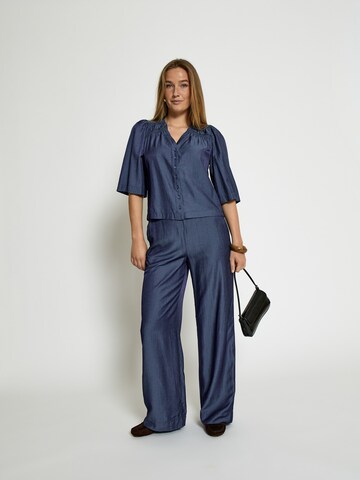 Wide leg Pantaloni 'Bea' di Peppercorn in blu