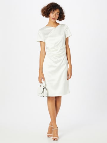 Robe de cocktail SWING en blanc