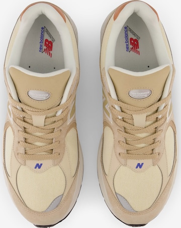Sneaker bassa '2002' di new balance in beige