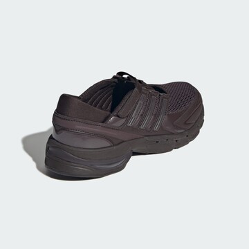Baskets basses 'Adistar Control 5' ADIDAS ORIGINALS en marron