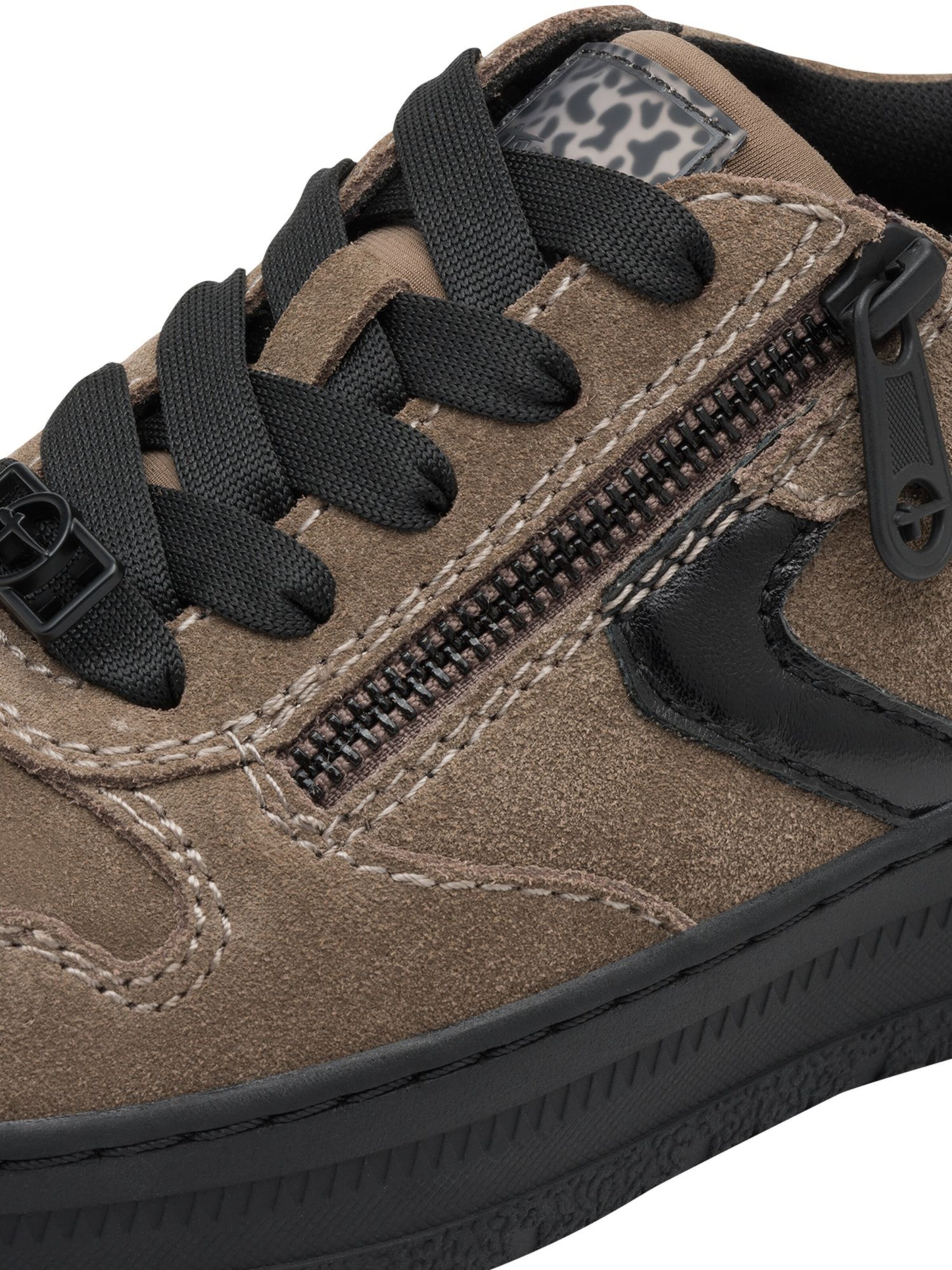 Baskets basses Tamaris en gris