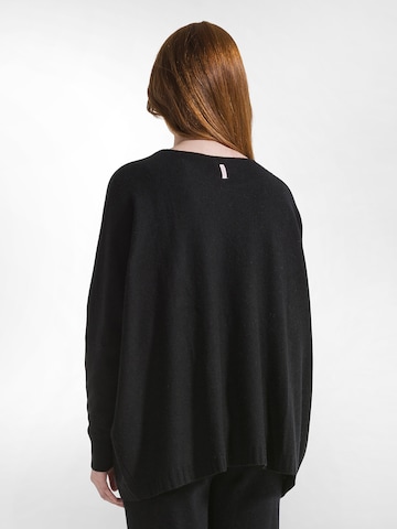 Pullover extra large di DEHA in nero