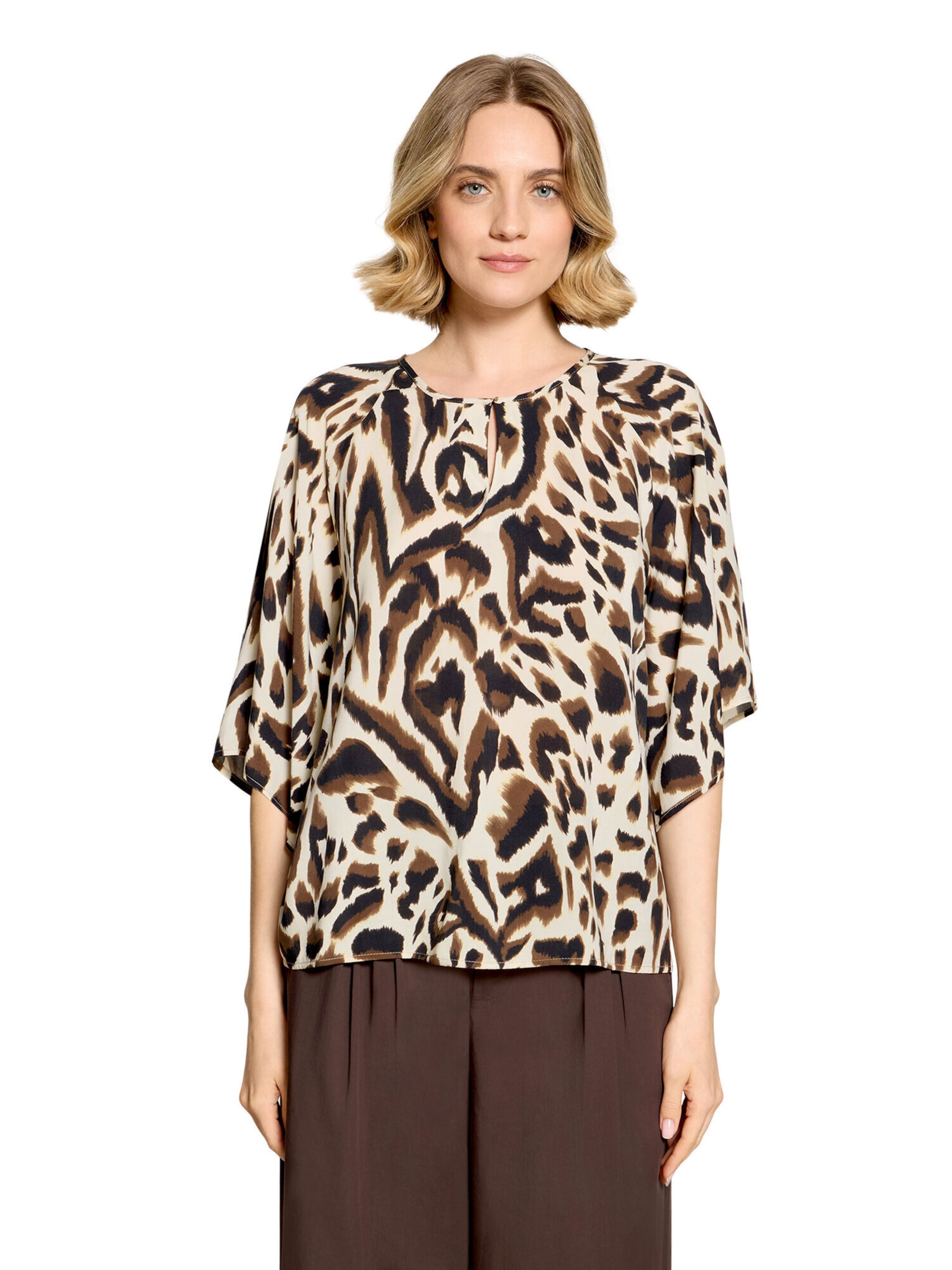 Cartoon Blouse in Beige: voorkant