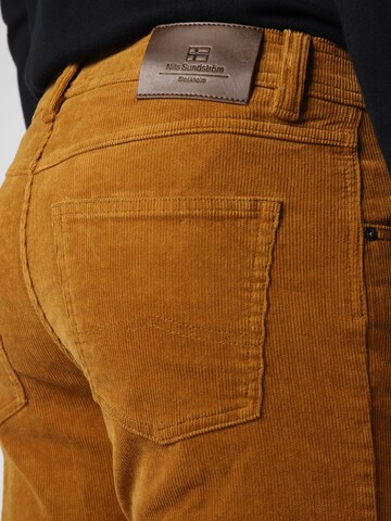 Nils Sundström Regular Trousers 'Aiden' in Brown