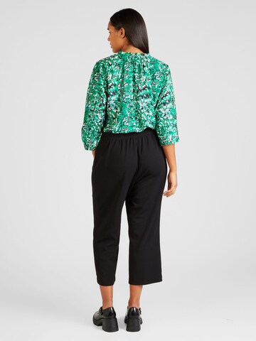 Bootcut Pantaloni 'SARA' de la Vero Moda Curve pe negru