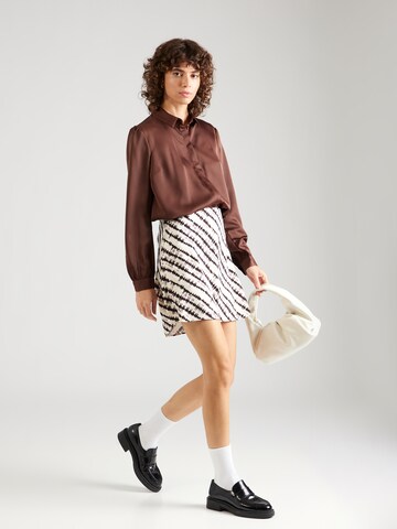 VILA Blouse in Bruin