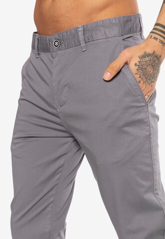 Redbridge Regular Chino 'Luton' in Grijs