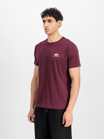 ALPHA INDUSTRIES T-shirt i röd