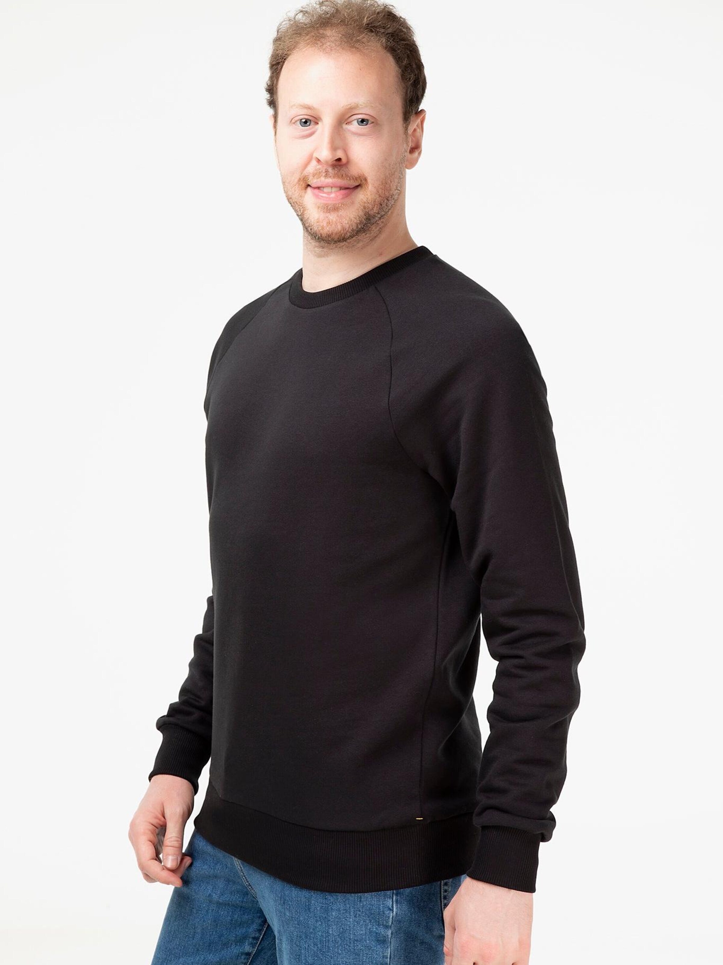 evermind Sweatshirt in Black
