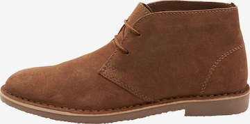 Botine Chukka de la Next pe maro: față