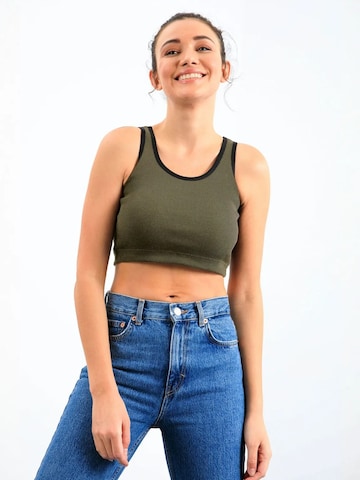 Top di Tommy Life in verde