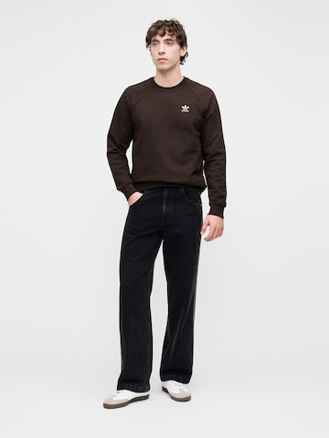 ADIDAS ORIGINALS Sweatshirt 'Trefoil Essentials' in Brown