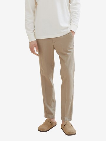 TOM TAILOR DENIM Tapered Pressveckad byxa i beige: framsida