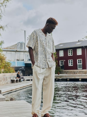 !Solid Comfort fit Button Up Shirt ' SDUtkolt ' in Beige