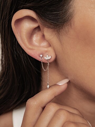 Orecchini 'Petal Chain Dangle' di Hey Happiness in argento
