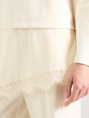 Maglietta 'Vicky' di ABOUT YOU in bianco