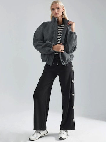 Hiccup - Loosefit Calças em preto