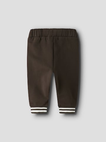 NAME IT Tapered Broek 'NBMROBINSON' in Bruin