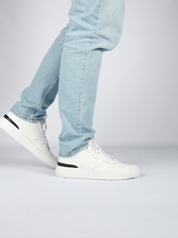 Baskets basses 'Radley BG165' BLACKSTONE en blanc