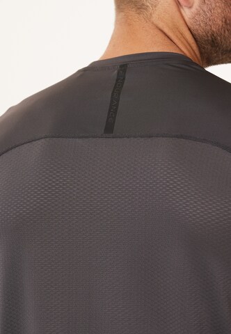 ENDURANCE Toiminnallinen paita 'Serzo' värissä harmaa