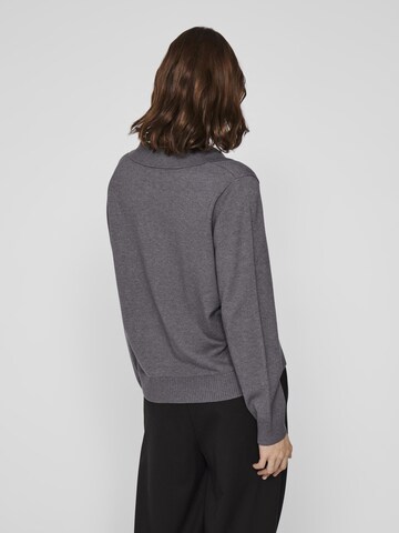 VILA Sweater in Grey