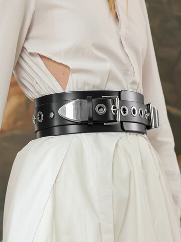 Ceinture 'Eyeleted Wide Belt' Haute Cuir en noir