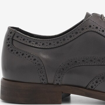DenBroeck Lace-Up Shoes 'State St.' in Brown