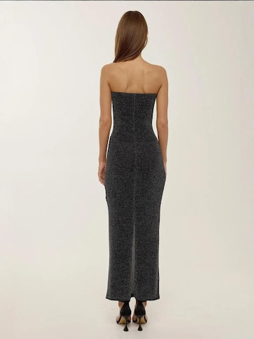 Hiccup Kleid in Schwarz