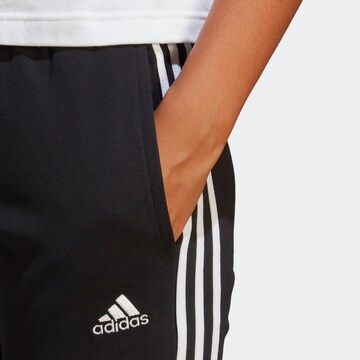 ADIDAS SPORTSWEAR Tapered Sportbyxa 'Essentials' i svart