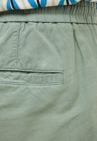 MUSTANG Loosefit Hose in Grün