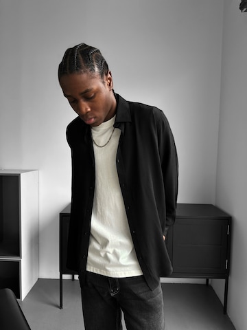 Kleidermafia Comfort fit Button Up Shirt in Black