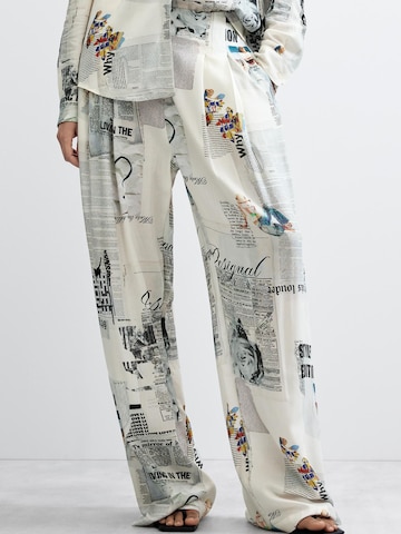 Wide leg Pantaloni cutați de la Desigual pe alb: față