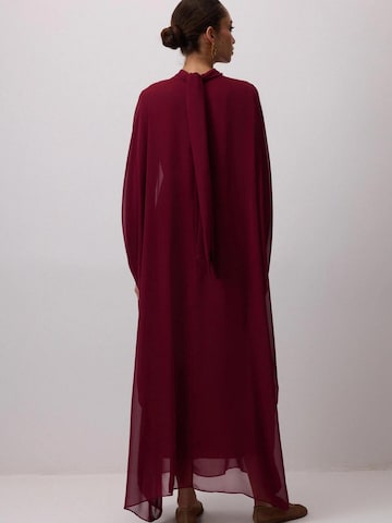 Touché Privé Kjole 'Bat Sleeve Chiffon Dress' i rød