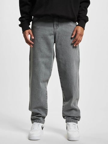 DEF Tapered Jeans in Grey: front