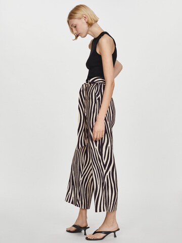 Wide leg Pantaloni 'PLUMAS' de la MANGO pe bej